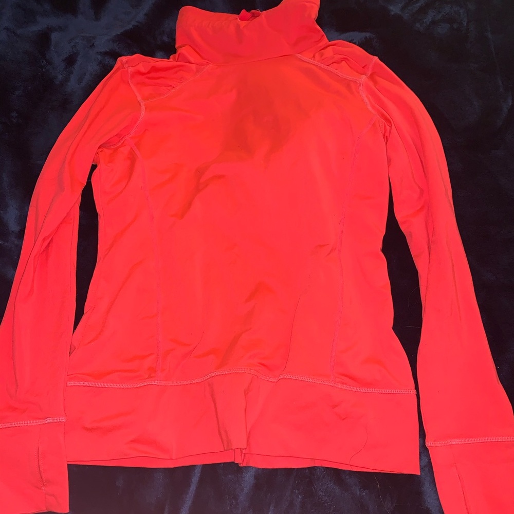 Long sleeve workout pullover